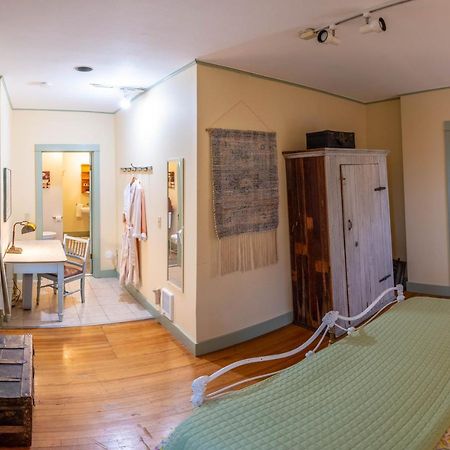 Clementine'S Guest House & Vacation Rentals Астория Екстериор снимка