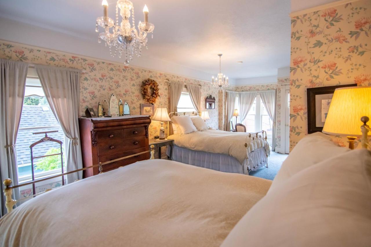 Clementine'S Guest House & Vacation Rentals Астория Екстериор снимка