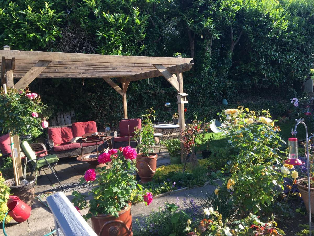 Clementine'S Guest House & Vacation Rentals Астория Екстериор снимка