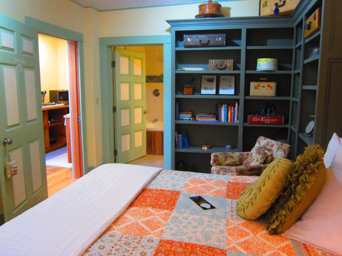 Clementine'S Guest House & Vacation Rentals Астория Екстериор снимка