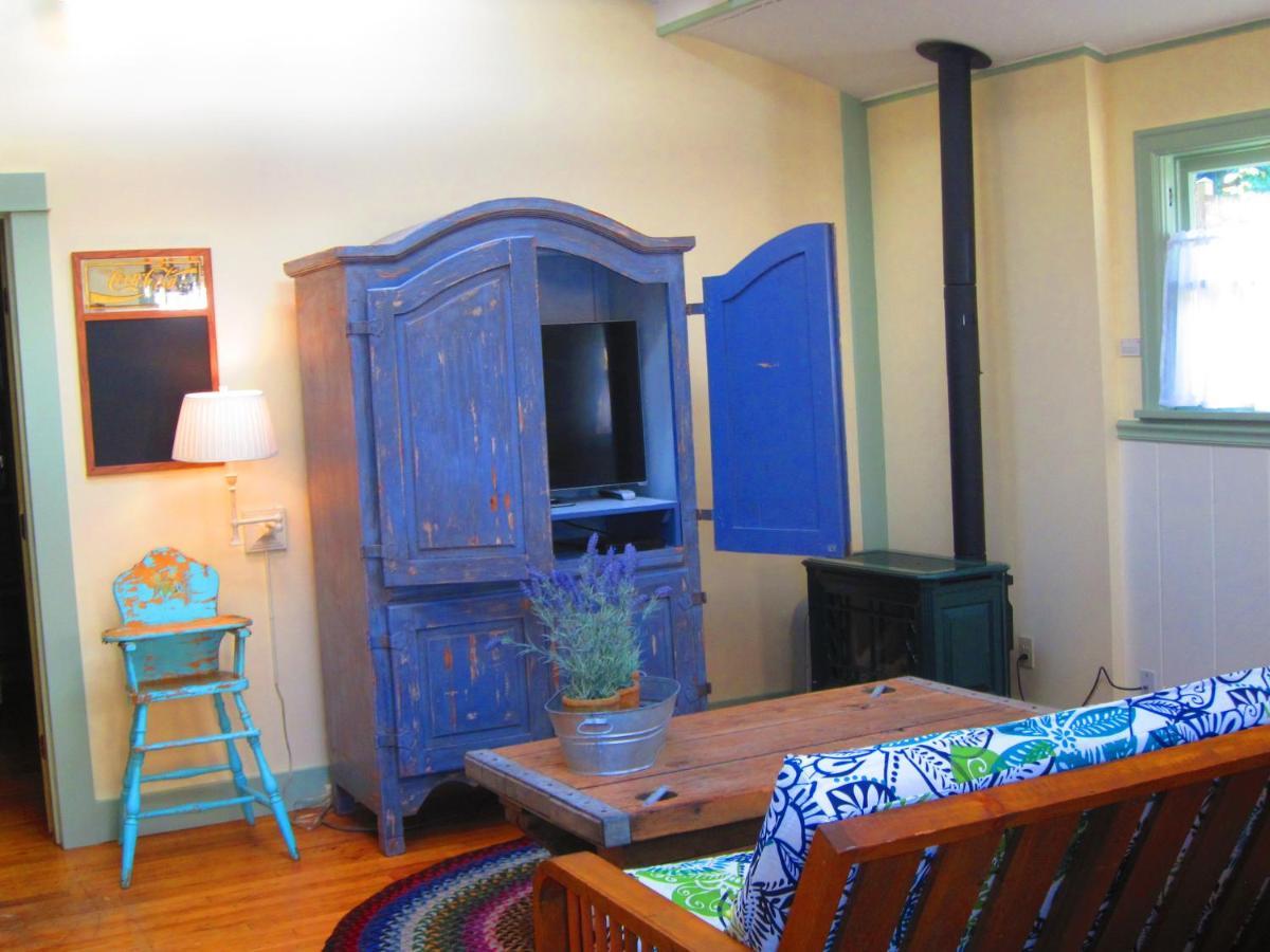 Clementine'S Guest House & Vacation Rentals Астория Екстериор снимка