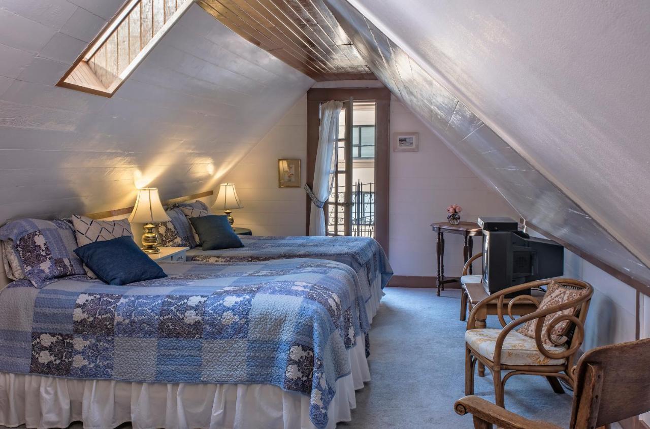 Clementine'S Guest House & Vacation Rentals Астория Екстериор снимка