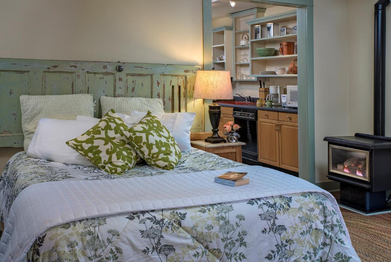 Clementine'S Guest House & Vacation Rentals Астория Екстериор снимка