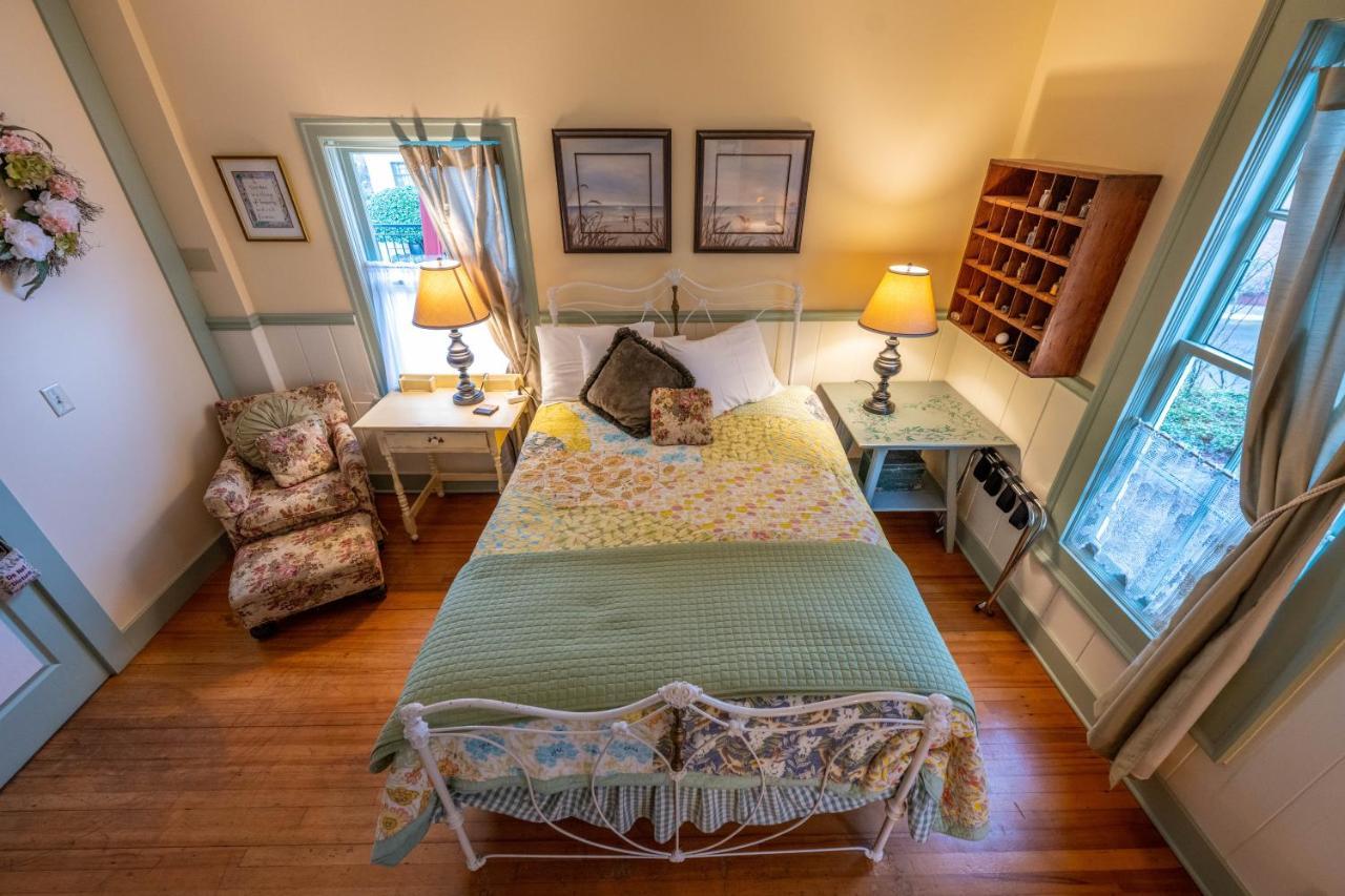 Clementine'S Guest House & Vacation Rentals Астория Екстериор снимка