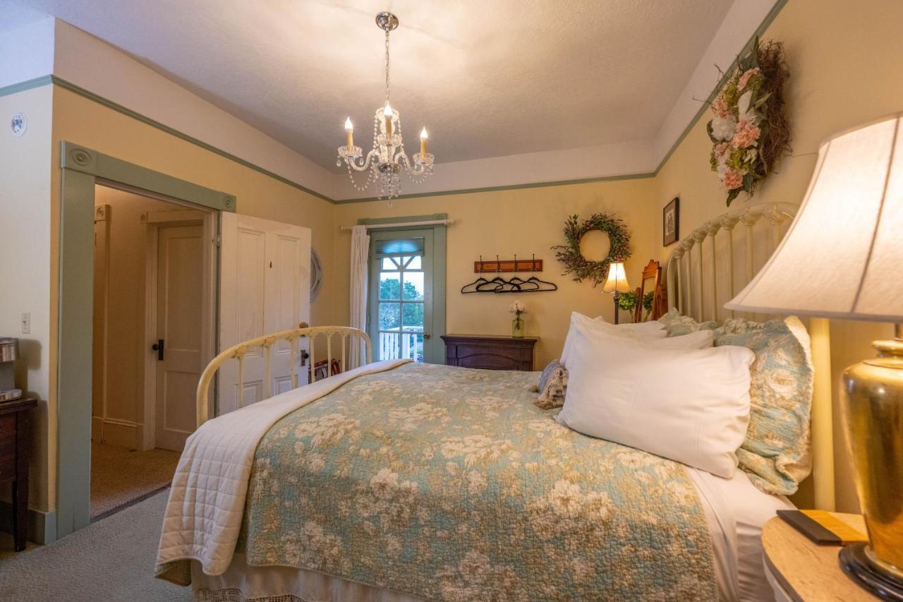 Clementine'S Guest House & Vacation Rentals Астория Екстериор снимка