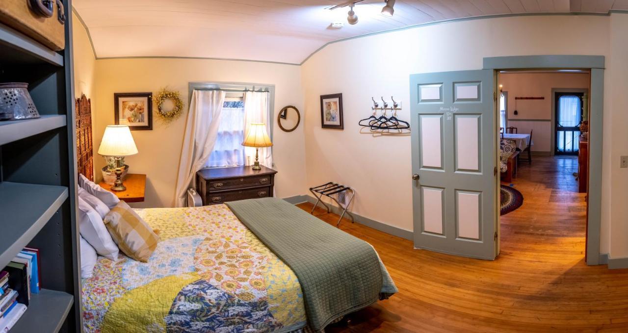 Clementine'S Guest House & Vacation Rentals Астория Екстериор снимка