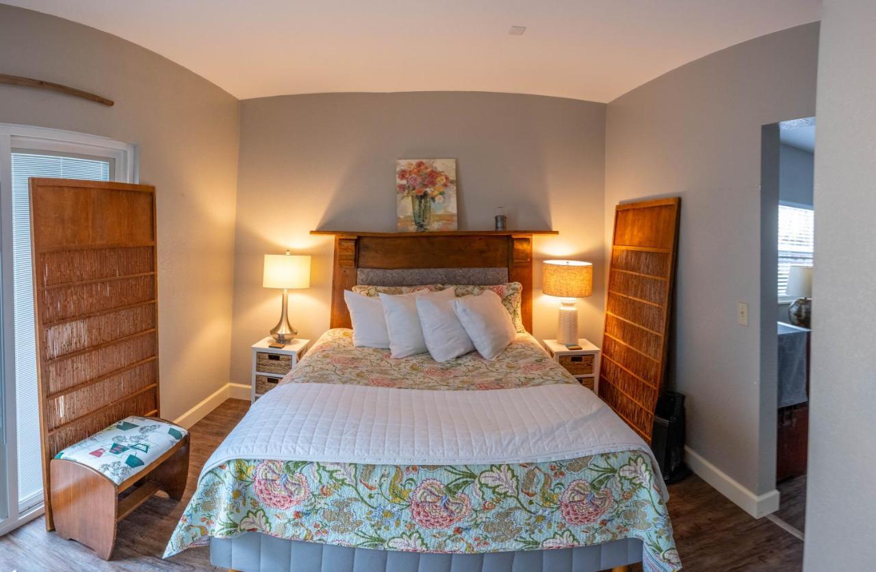 Clementine'S Guest House & Vacation Rentals Астория Екстериор снимка
