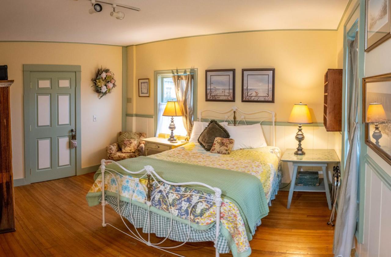 Clementine'S Guest House & Vacation Rentals Астория Екстериор снимка