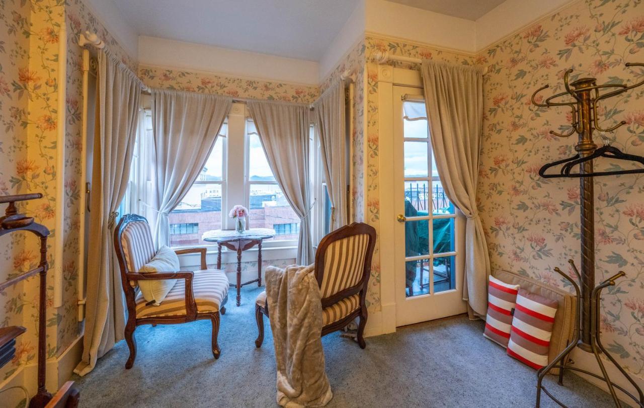 Clementine'S Guest House & Vacation Rentals Астория Екстериор снимка