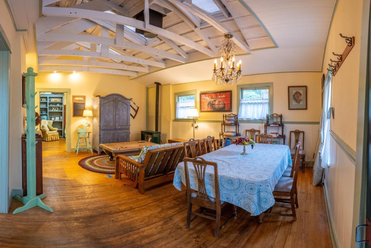 Clementine'S Guest House & Vacation Rentals Астория Екстериор снимка