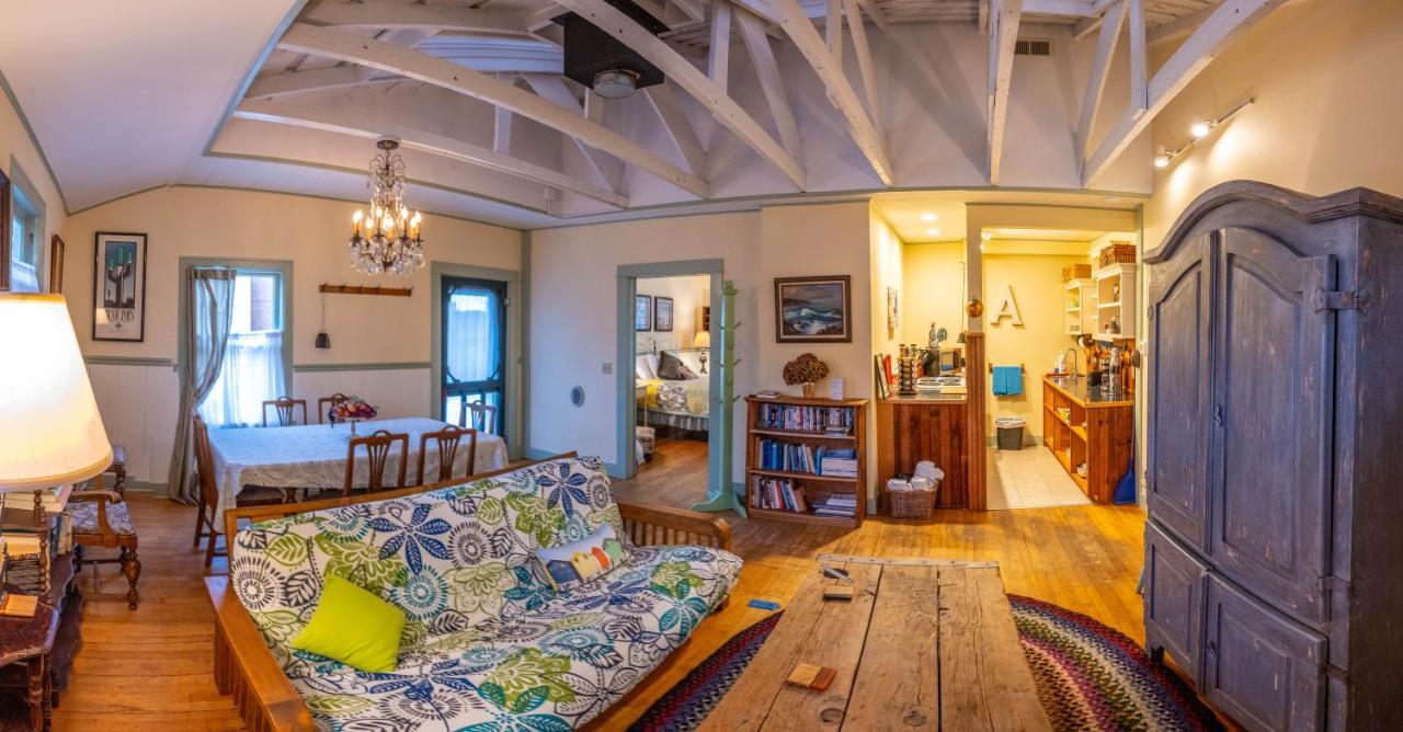 Clementine'S Guest House & Vacation Rentals Астория Екстериор снимка