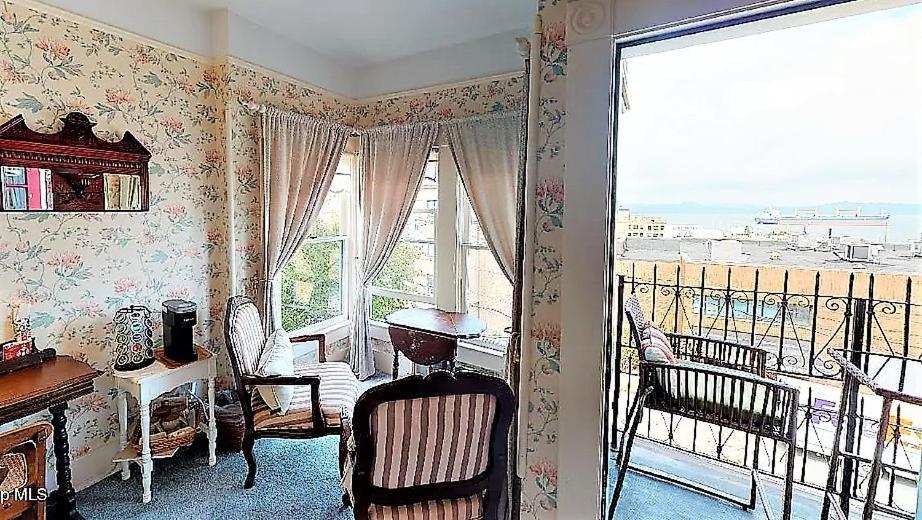 Clementine'S Guest House & Vacation Rentals Астория Екстериор снимка