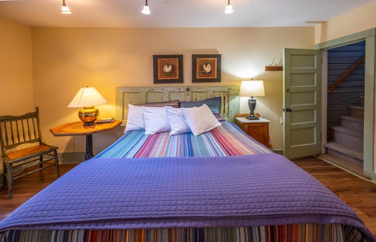 Clementine'S Guest House & Vacation Rentals Астория Екстериор снимка