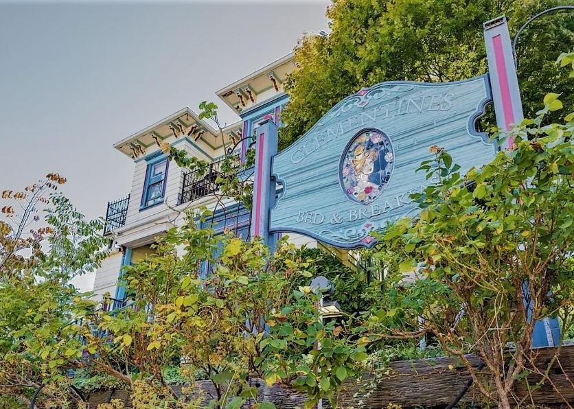 Clementine'S Guest House & Vacation Rentals Астория Екстериор снимка