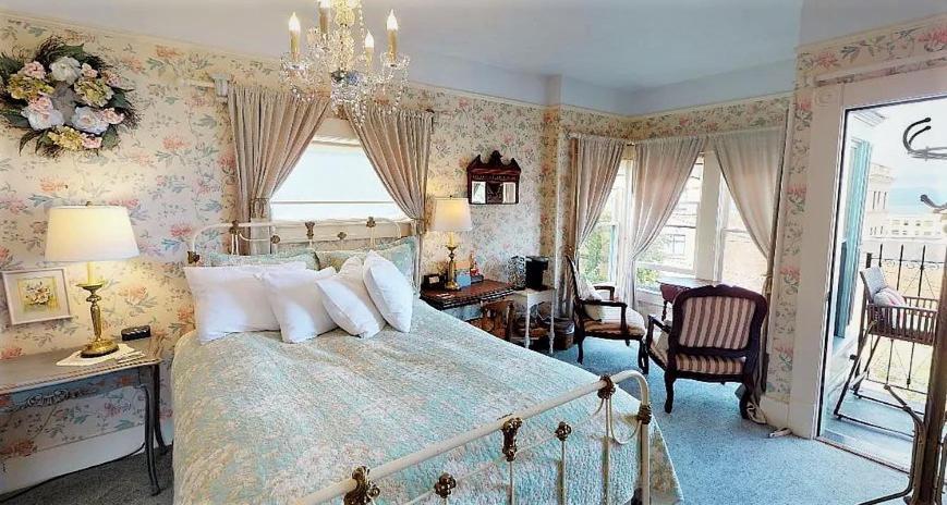 Clementine'S Guest House & Vacation Rentals Астория Екстериор снимка
